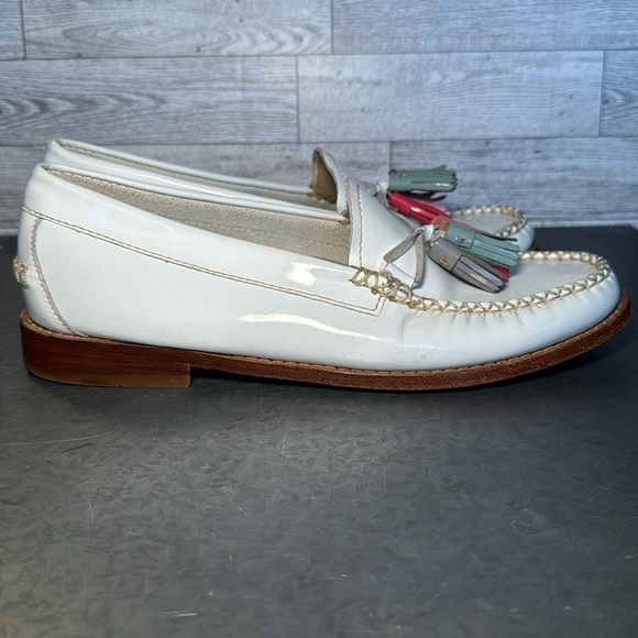 G.H. Bass & Co. White Handcrafted Patent Leather Weejuns withTassels Women’s 7.5 - Picture 3 of 12